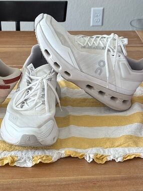 On Cloud Cloud Nova X in Off-White